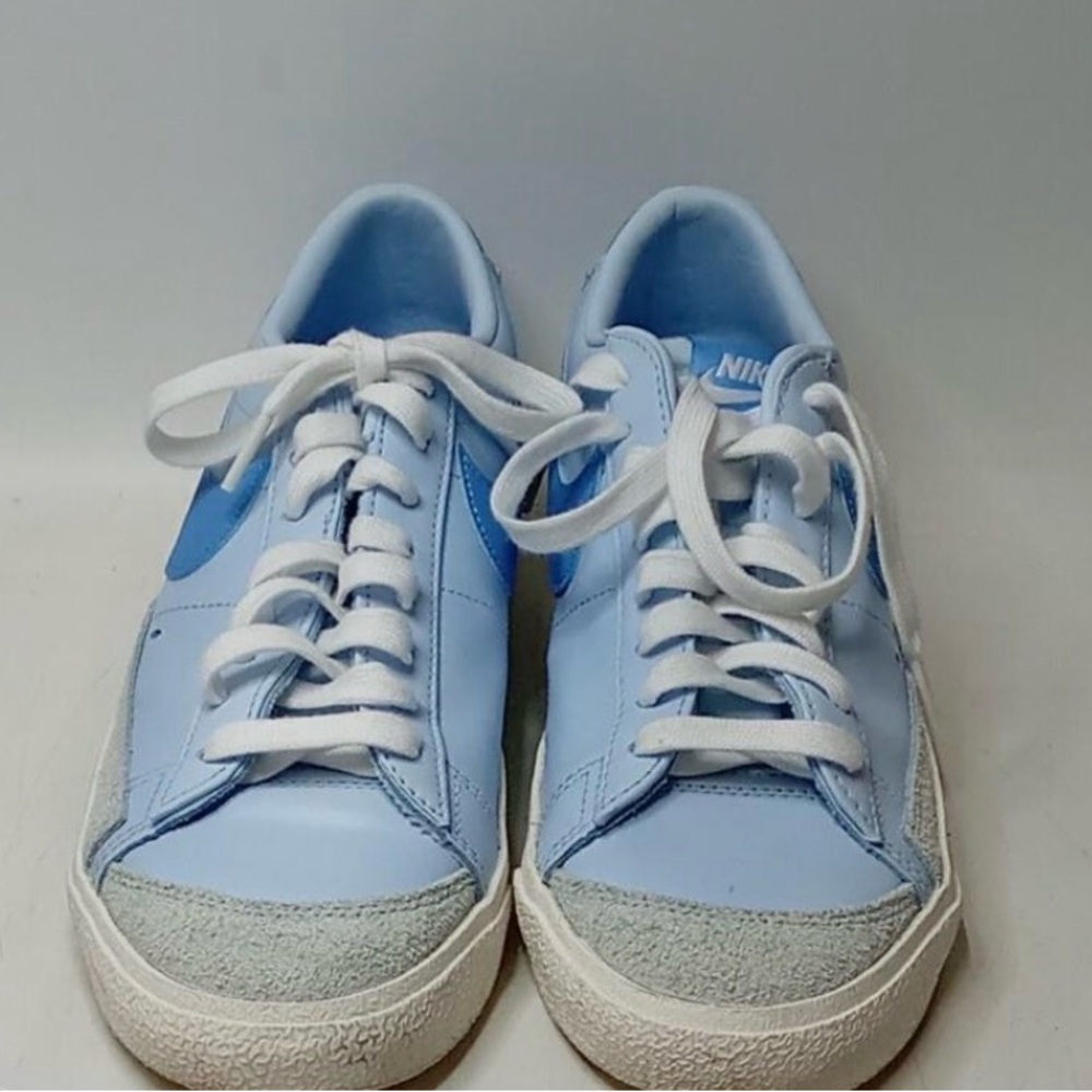 ‘77 Vintage Low Top Nike Blazer Sneakers